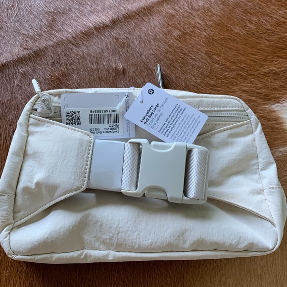 Everywhere Belt Bag Large 2L - White Opal - Picture 2 of 3